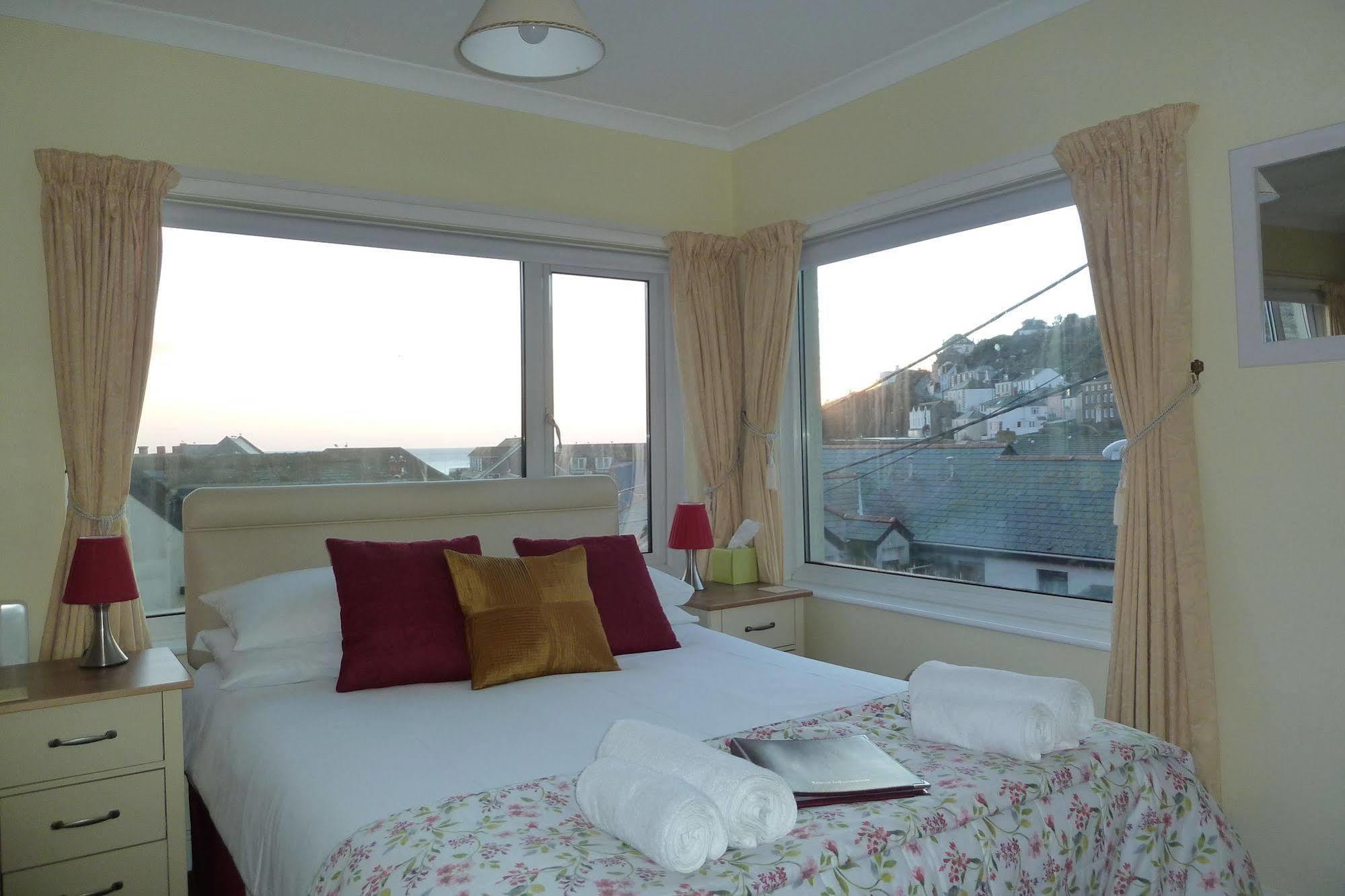 Bed and Breakfast Buckingham House Мевагисси Экстерьер фото
