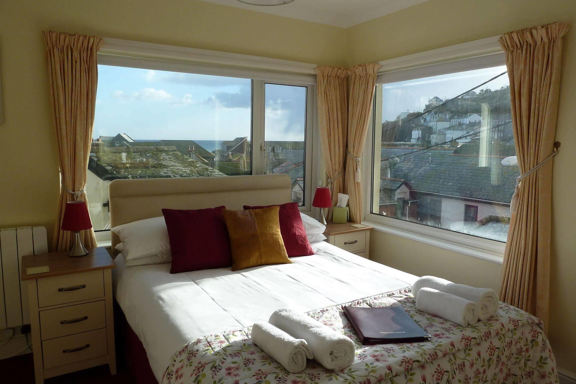 Bed and Breakfast Buckingham House Мевагисси Экстерьер фото