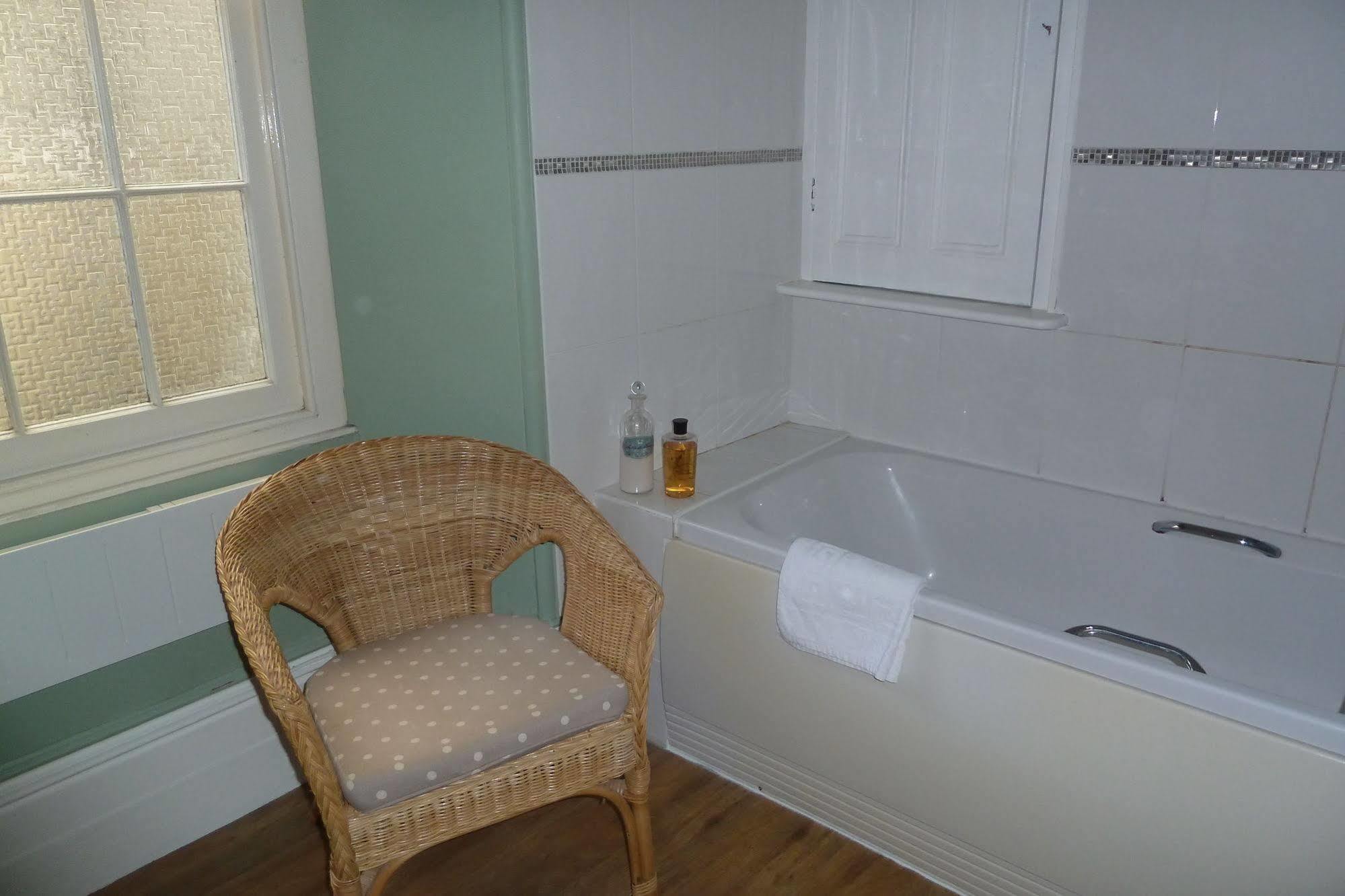 Bed and Breakfast Buckingham House Мевагисси Экстерьер фото