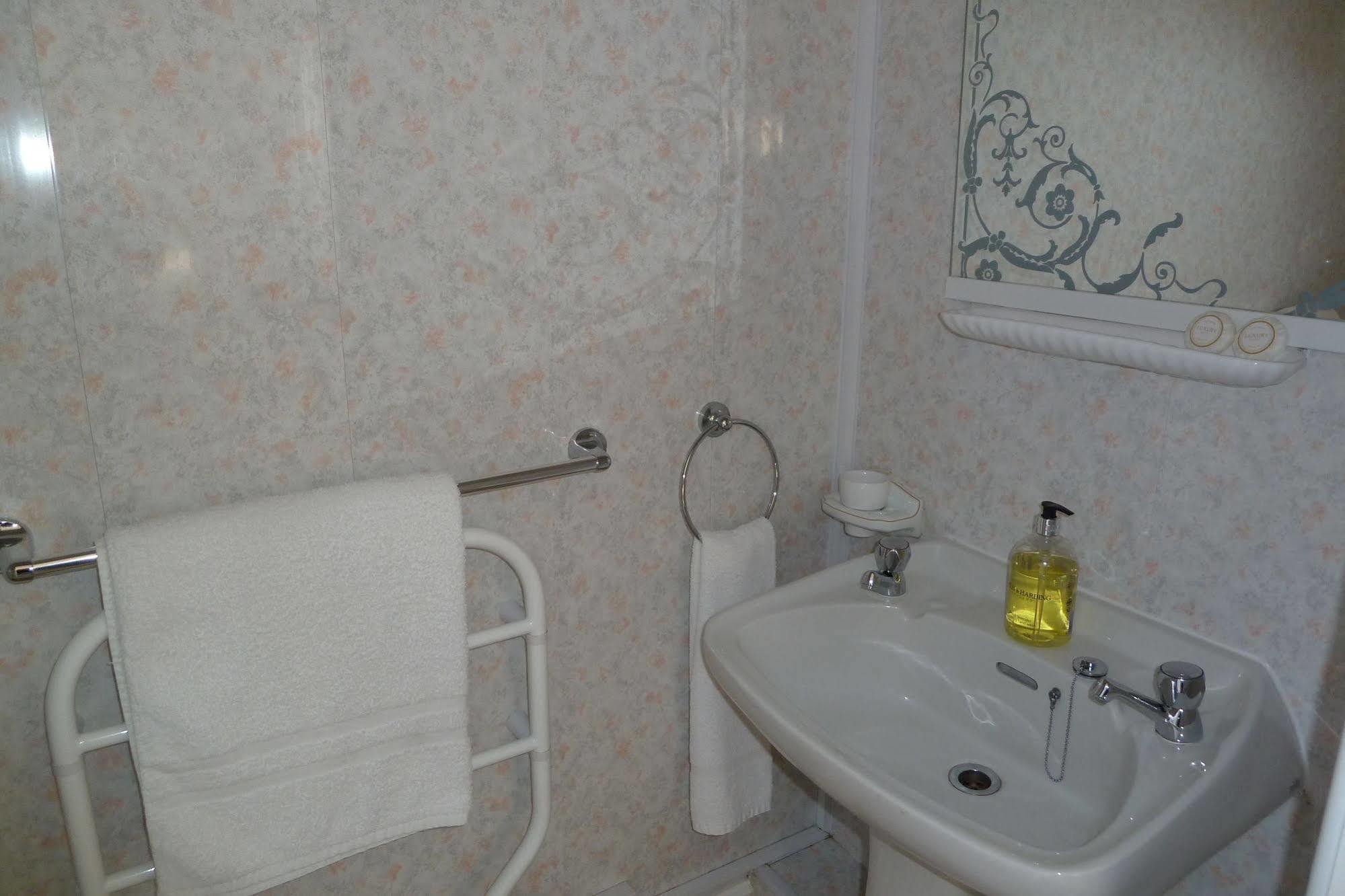Bed and Breakfast Buckingham House Мевагисси Экстерьер фото
